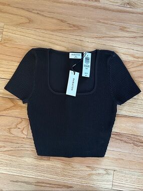 Aritzia Babaton Sculpt Knit Squareneck Cropped Top